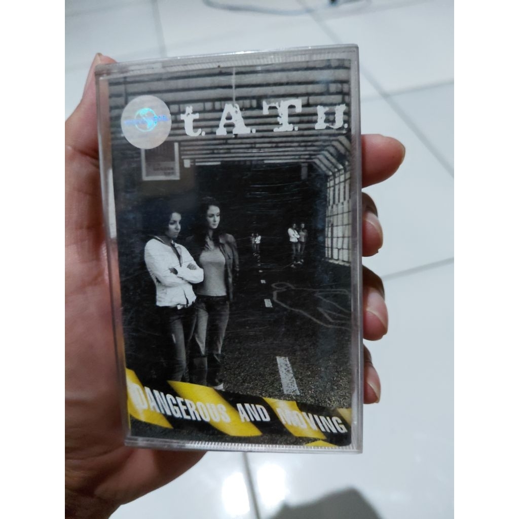 Kaset Original Tatu - Dangerous and Moving