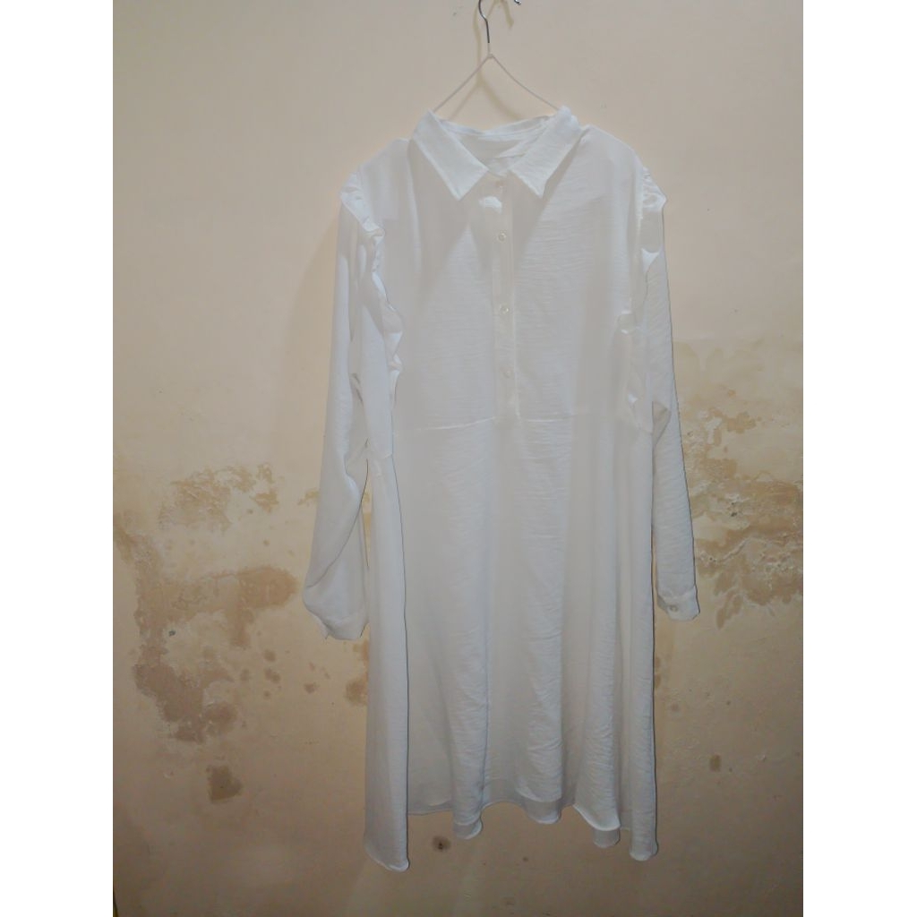 Tunik Panjang Putih Crinkle | Plus Size | Jumbo | Preloved masih bagus