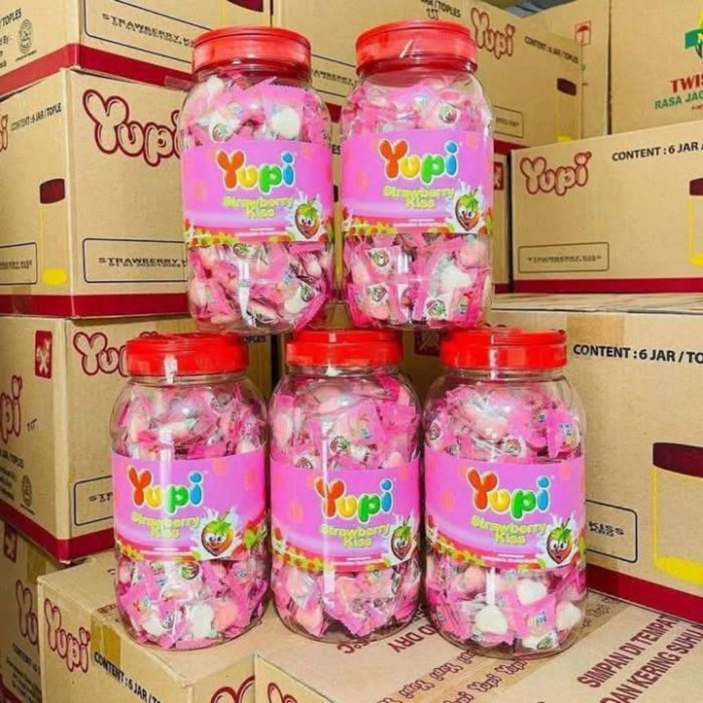YUPI TOPLES / YUPI STRAWBERRY KISS / PERMEN YUPI TOPLES