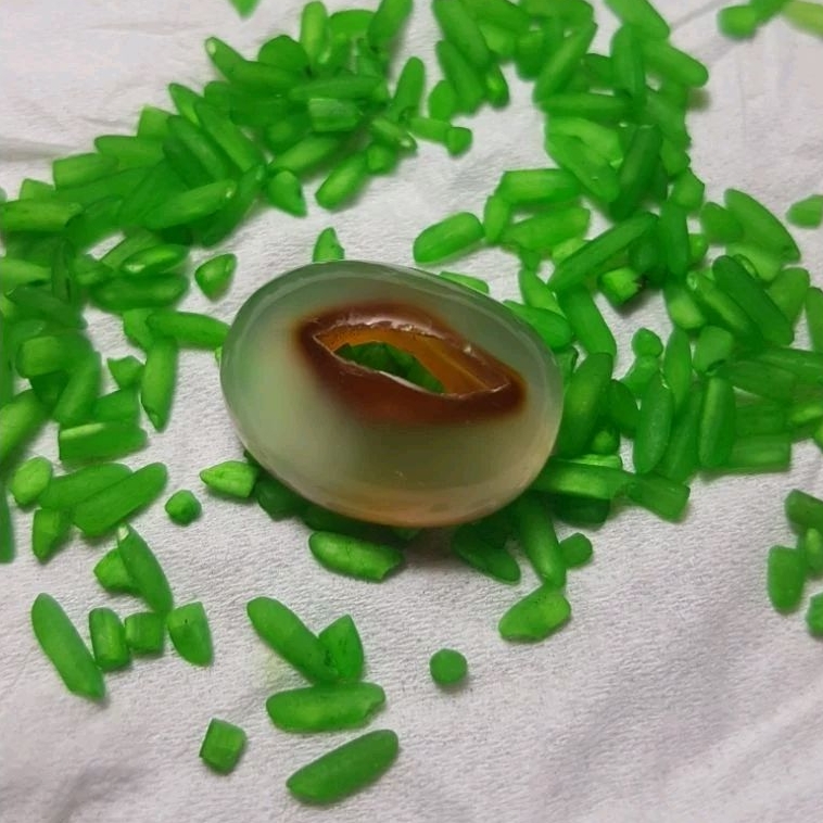 Batu cincin combong putih natural