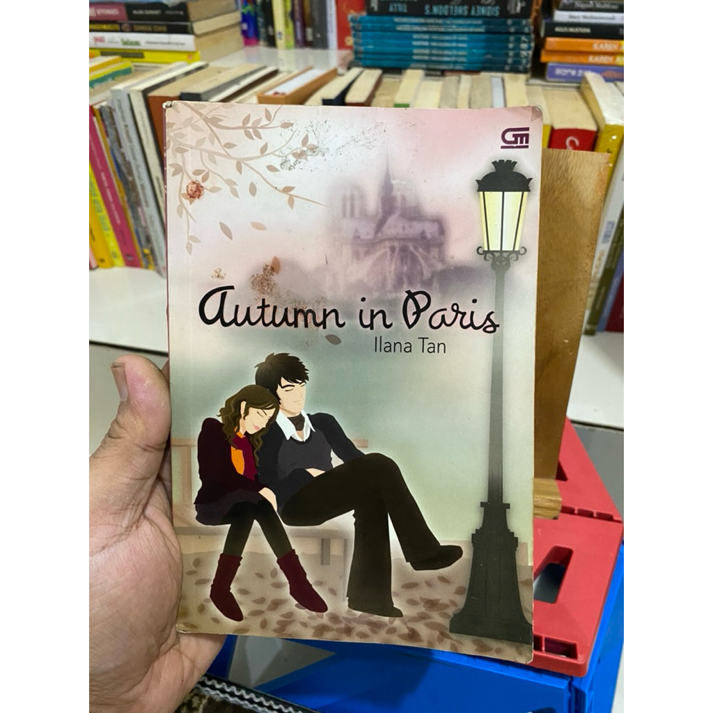 Buku > Autumn In Paris