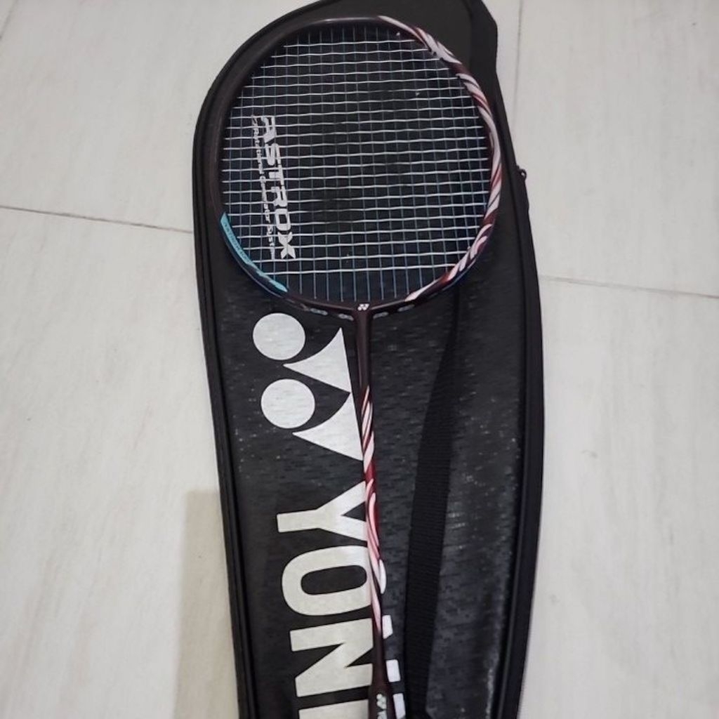 Yonex Astrox 100zz Kurenai