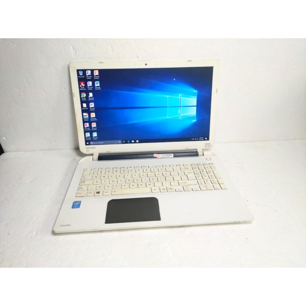 B289 Laptop Toshiba Satellite C55-B core i3 gen4 Ram 4GB hdd 500GB Siap pakai
