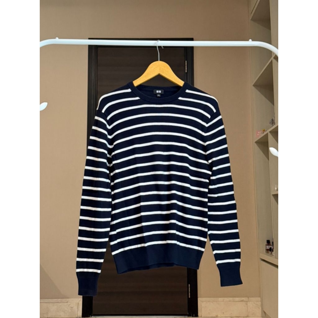 Uniqlo Strip Sweater & Kemeja Oto Ono