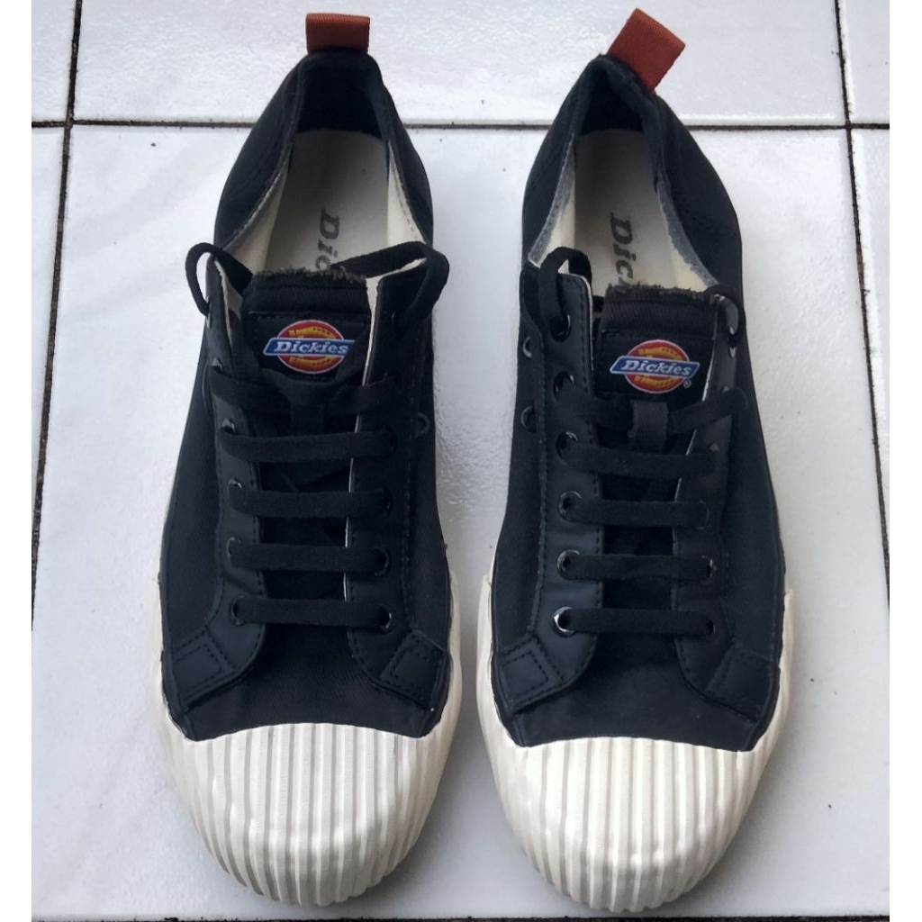 Sepatu Dickies