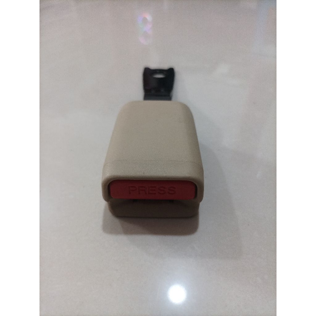 COLOKAN LOCK SAFETY BELT JOK PENUMPANG UNIVERSAL