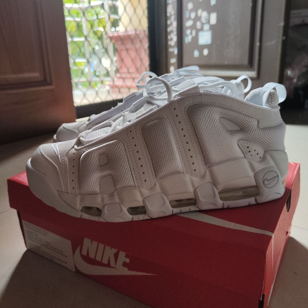 nike air more uptempo low