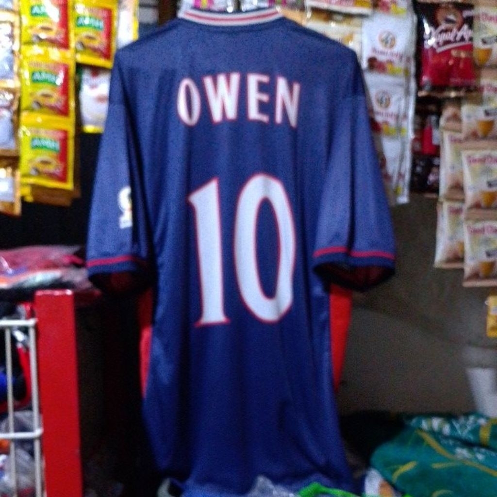 Jersey timnas Inggris England 2002