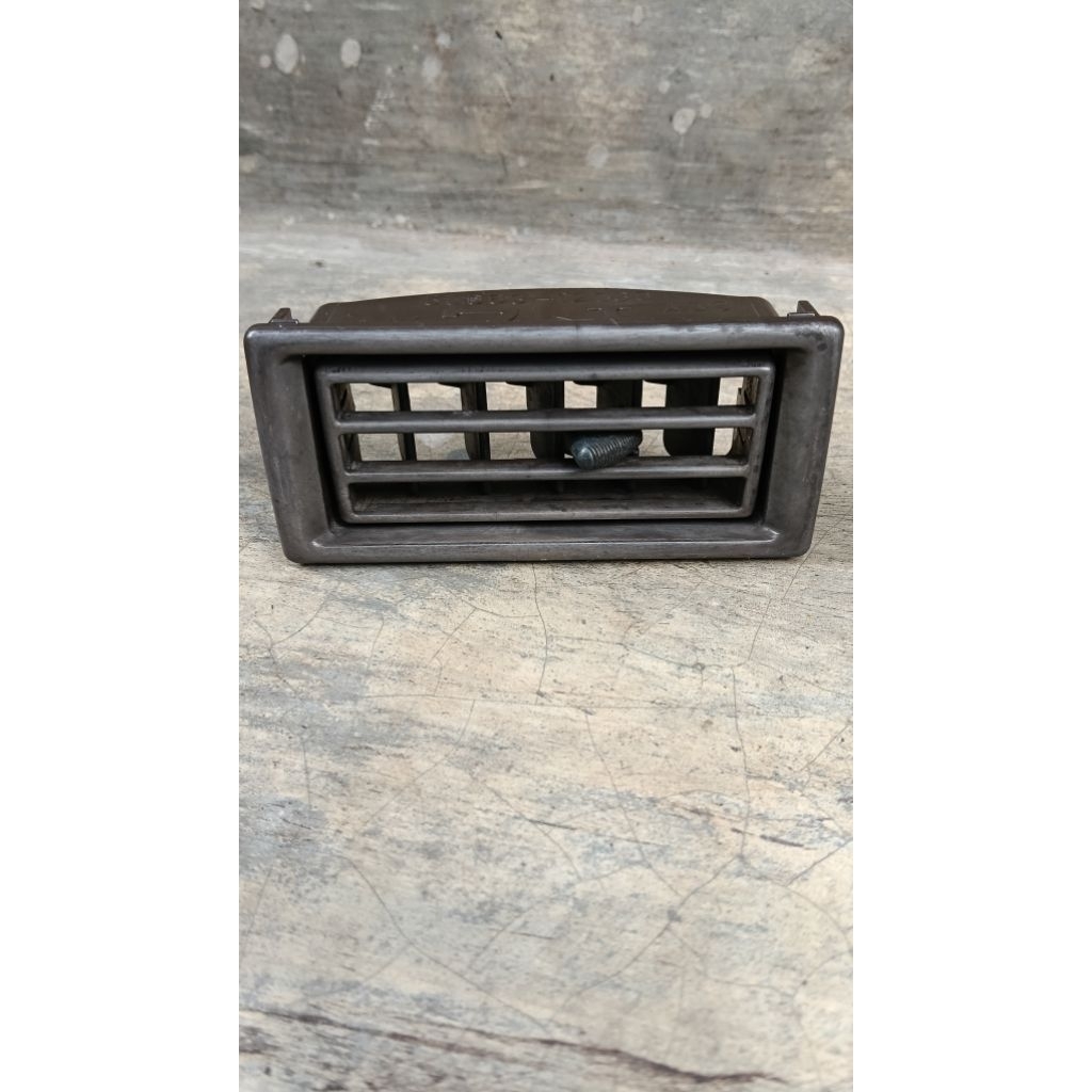 Kisi Ac Toyota Corolla SE Warna Coklat