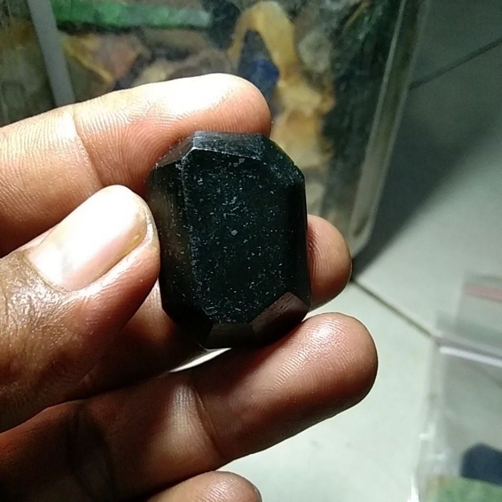 BATU GIOK BLACK JADE SUPER CRYSTAL NEMPEL MAGNET