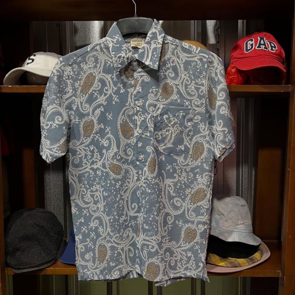 kemeja lengan pendek VERSACE ITALY motif size M casual bagus original