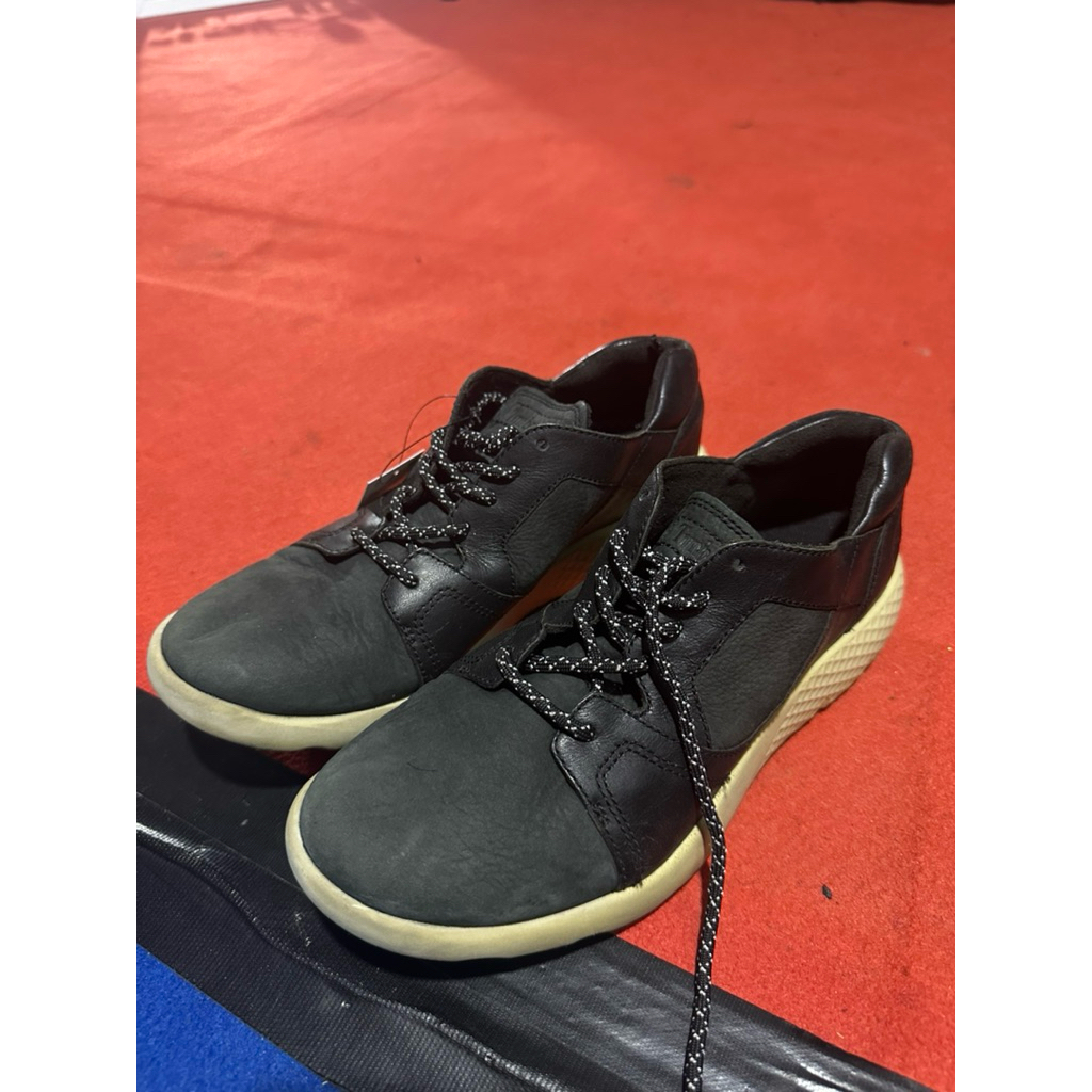 sepatu gunung second - timberland