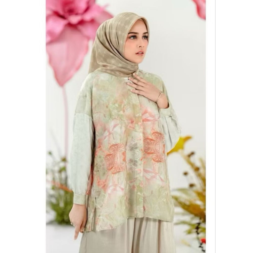 NEW AS IS : VALVIA TOP JADE GREEN BUTTONSCARVES × RIA MIRANDA SIZE XS/S