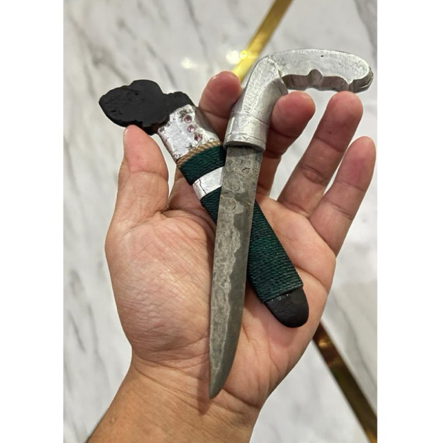 kawali luwu kuno/antik (hanya satu)