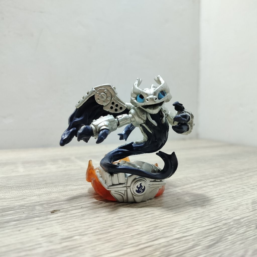 skylanders dark spitfire figure