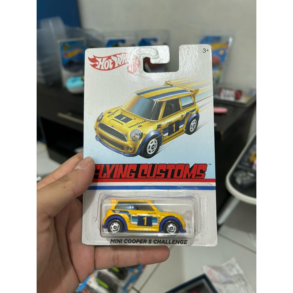 Hotwheels Flying Custom Mini Cooper S Chalenge