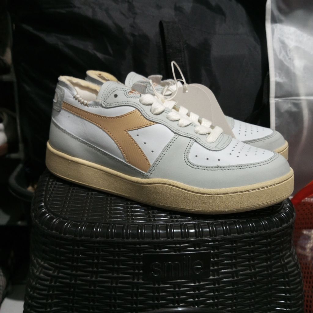 (NEW) Sepatu Diadora Heritage Sneakers Casuals Pria LeatherSepatu Diadora Heritage Sneakers Casuals 