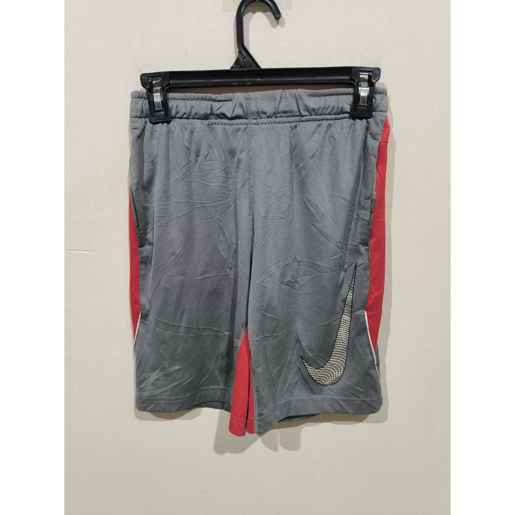 Preloved Celana Pendek Olahraga size Kecil