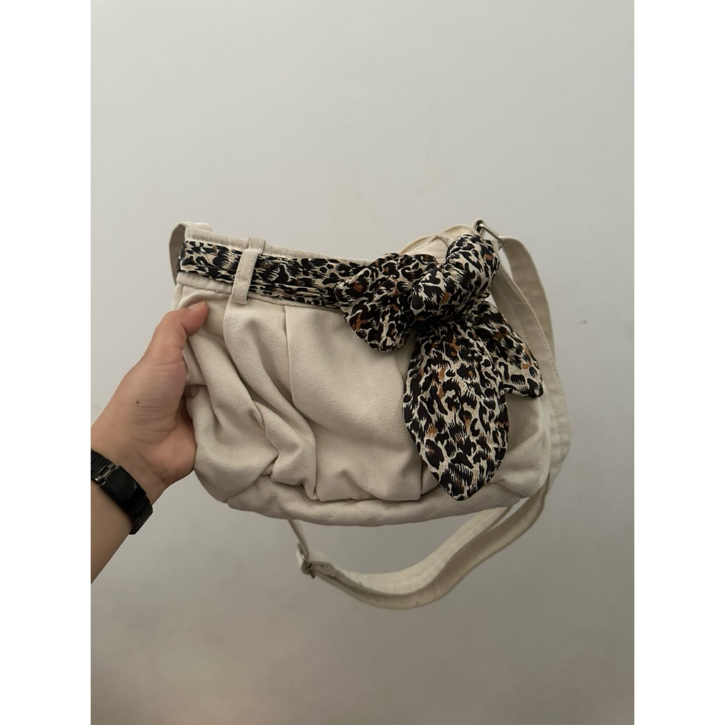 PRELOVED Shoulder Bag Canvas Scrunch dg Scarf Leopard