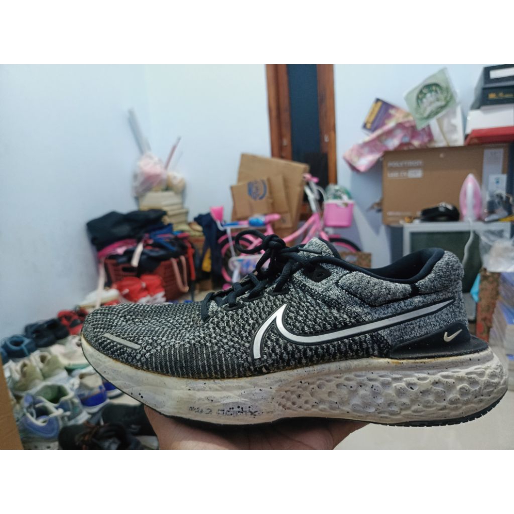 Sepatu Running Nike zoom