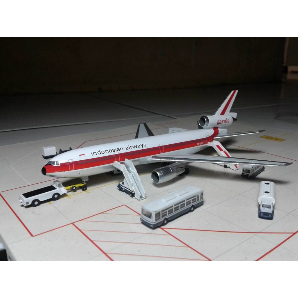 Diecast Pesawat - Garuda Indonesia McDonnell Douglas DC-10-30 rego PK-GIF nose name "Sulawesi" Apoll
