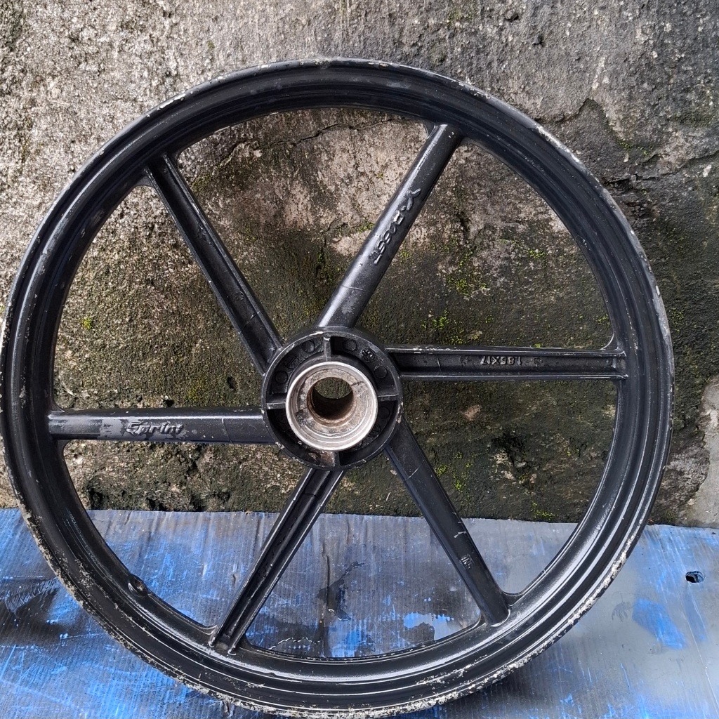 Depan saja velg palang v rossi sprint ring 17.185 rx king bekas copotan