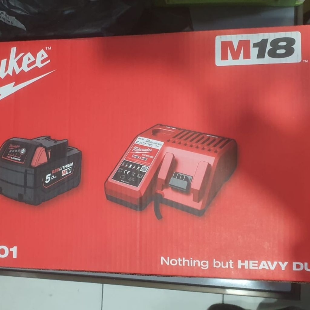 Baterai Milwaukee M18 B5 + combination charger original