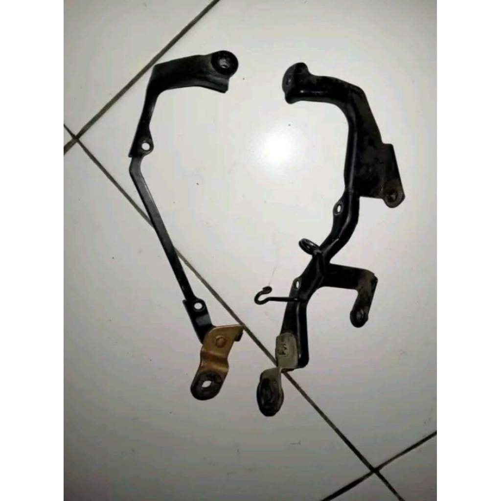 breket pangkon fairing sayap r15v3 kanan kiri