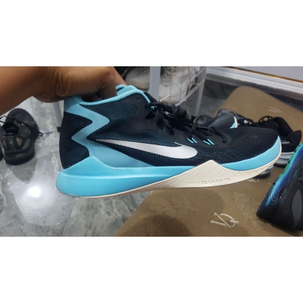 sepatu basket/voli second 42