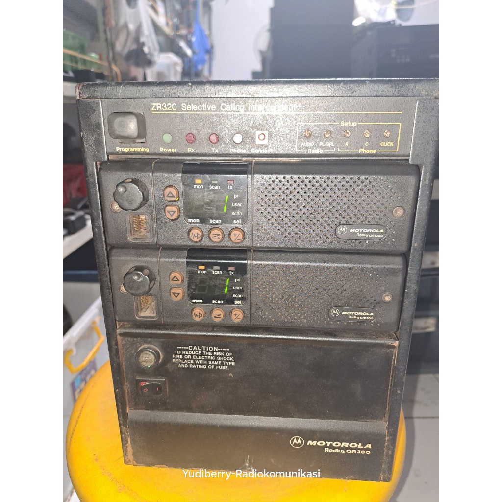 Repeater Motorola Gm300 Uhf Repeater Radio Komunikasi Uhf 403 Mhz Radius GR300 Normal