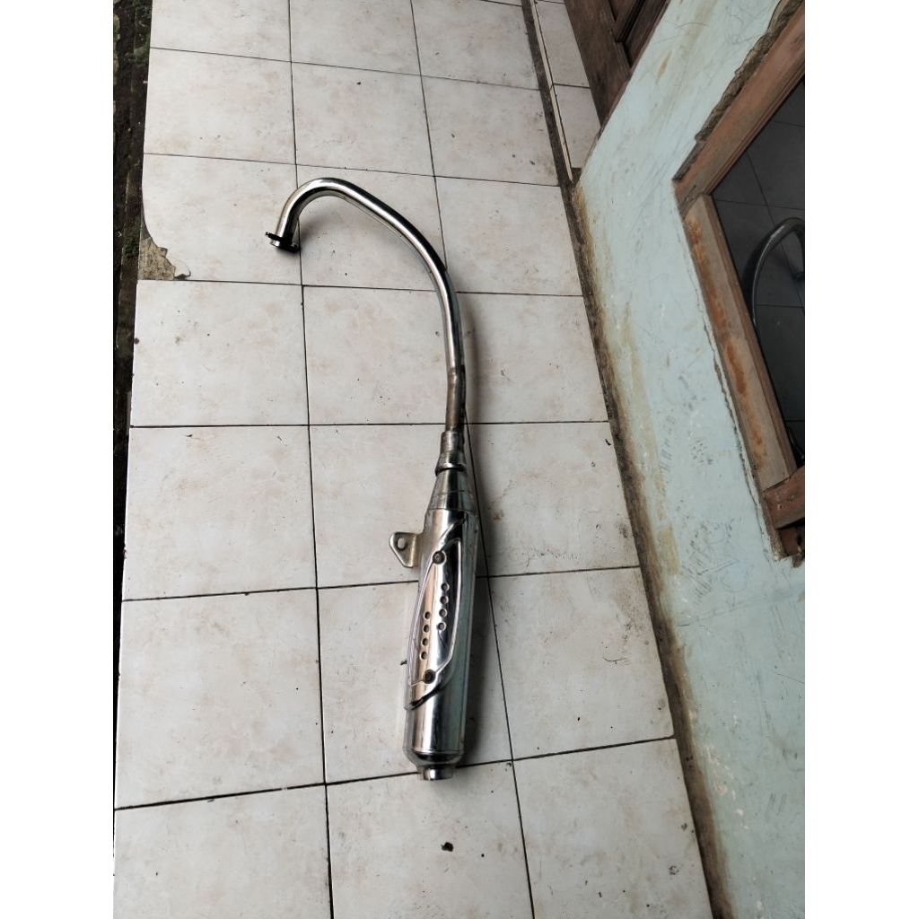 knalpot Thunder 125 original copotan. knalpot Suzuki Thunder 125 asli second. kondisi bagus