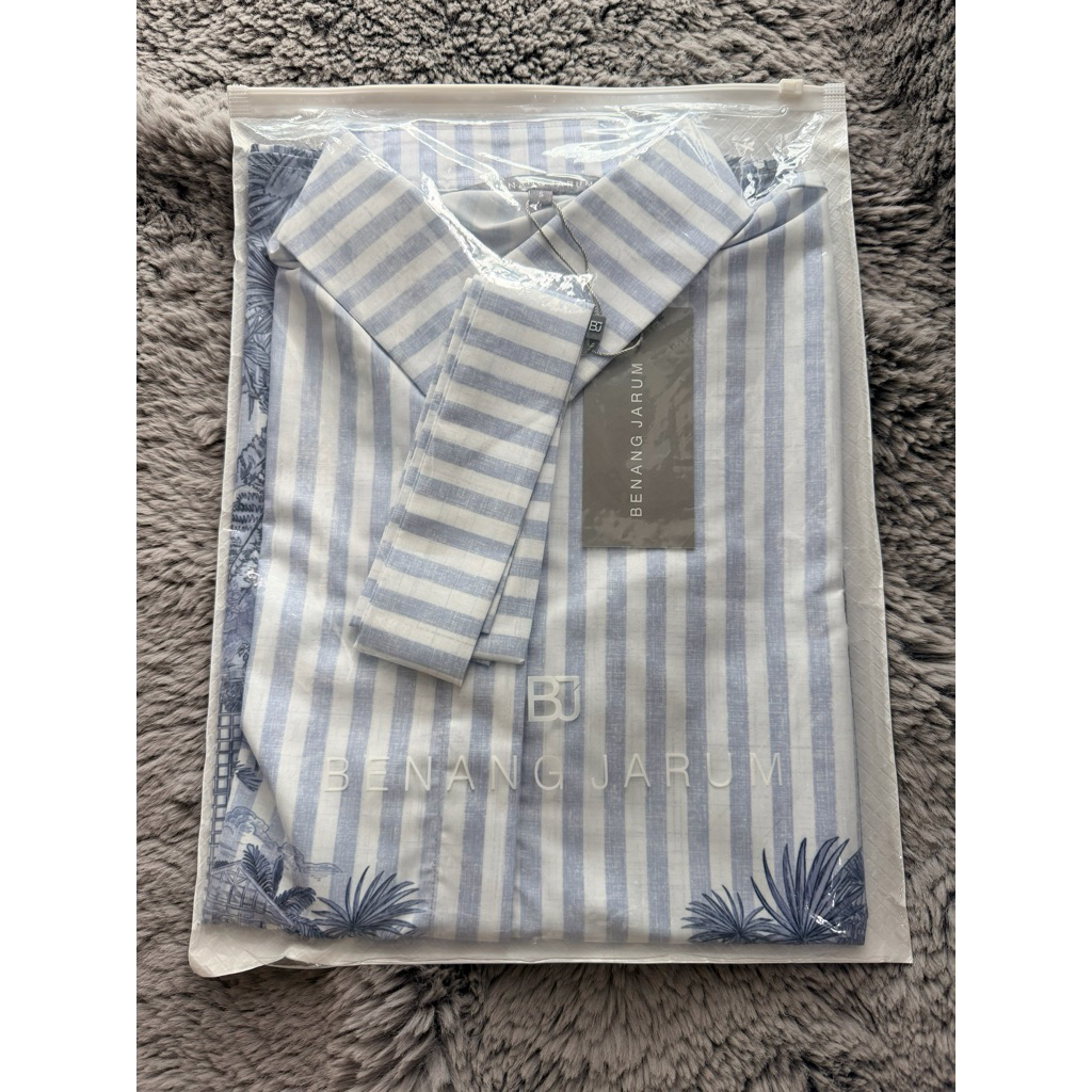 BENANG JARUM - Toile Memoirs Cotton Shirt - Frost size S