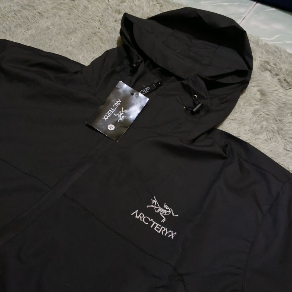 ARCTERYX Jaket Gorpcore size M LD 110 P 67 cm Outdoor waterproof jaket gunung style