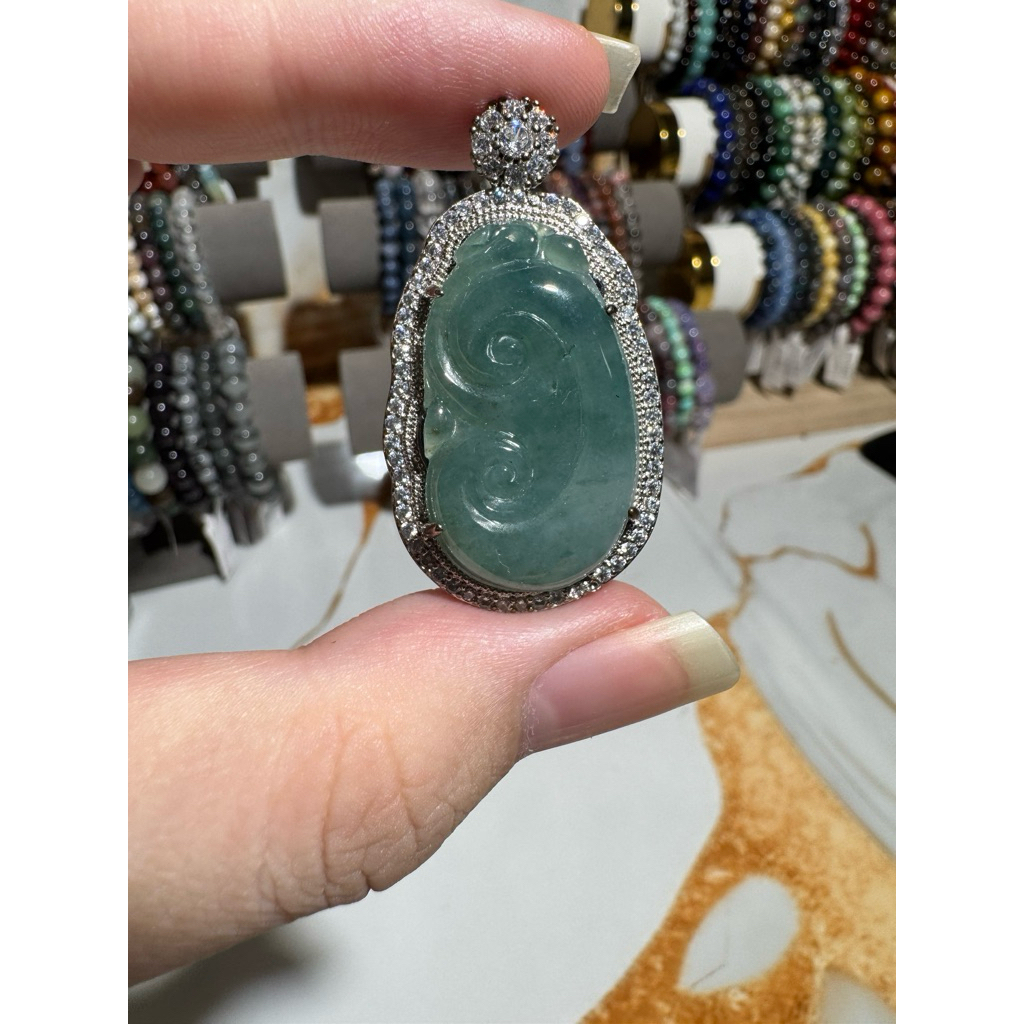 Liontin Giok blue water Ruyi