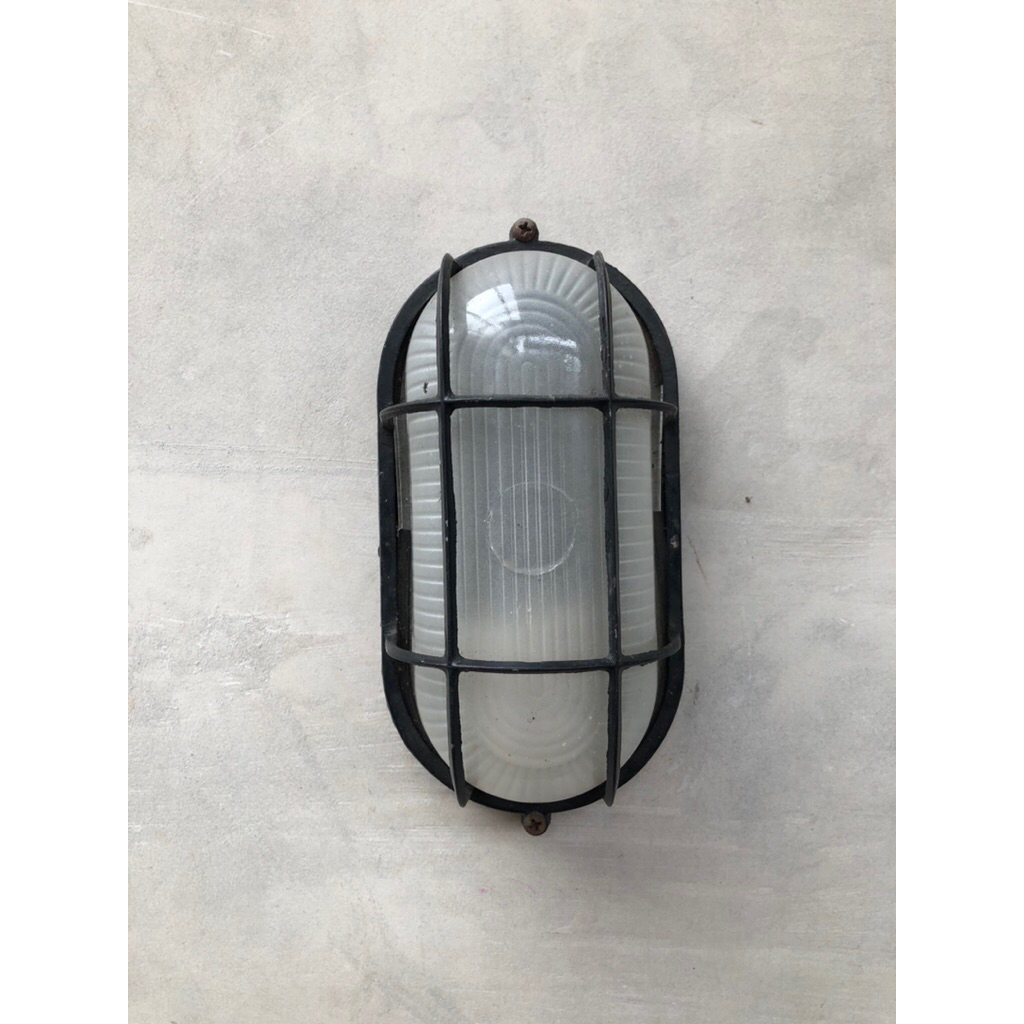 Lampu kapal jadul antik