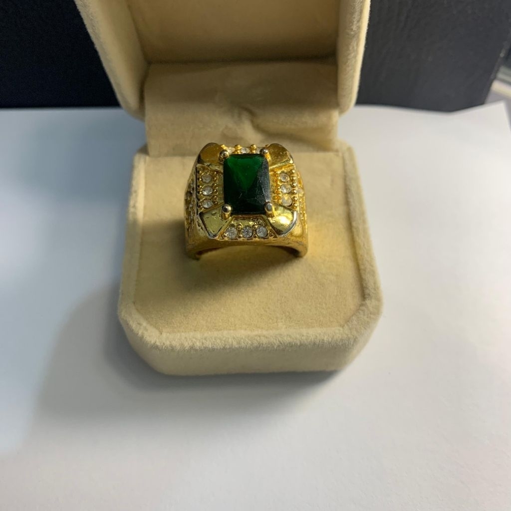 Green Emerald ring sepecial edition