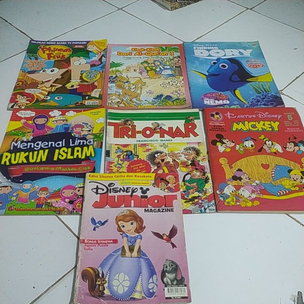 Majalah komik Mengenal lima rukun Islam / Ti -o -nar  tionar / Phineds and gerb / Kisah kisah dari A