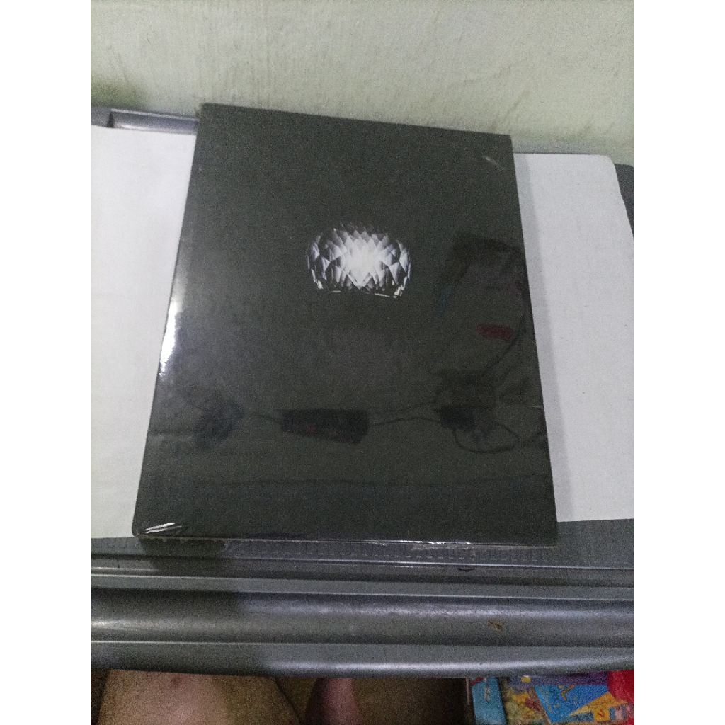 buku import hardcover Daniel Swarovski