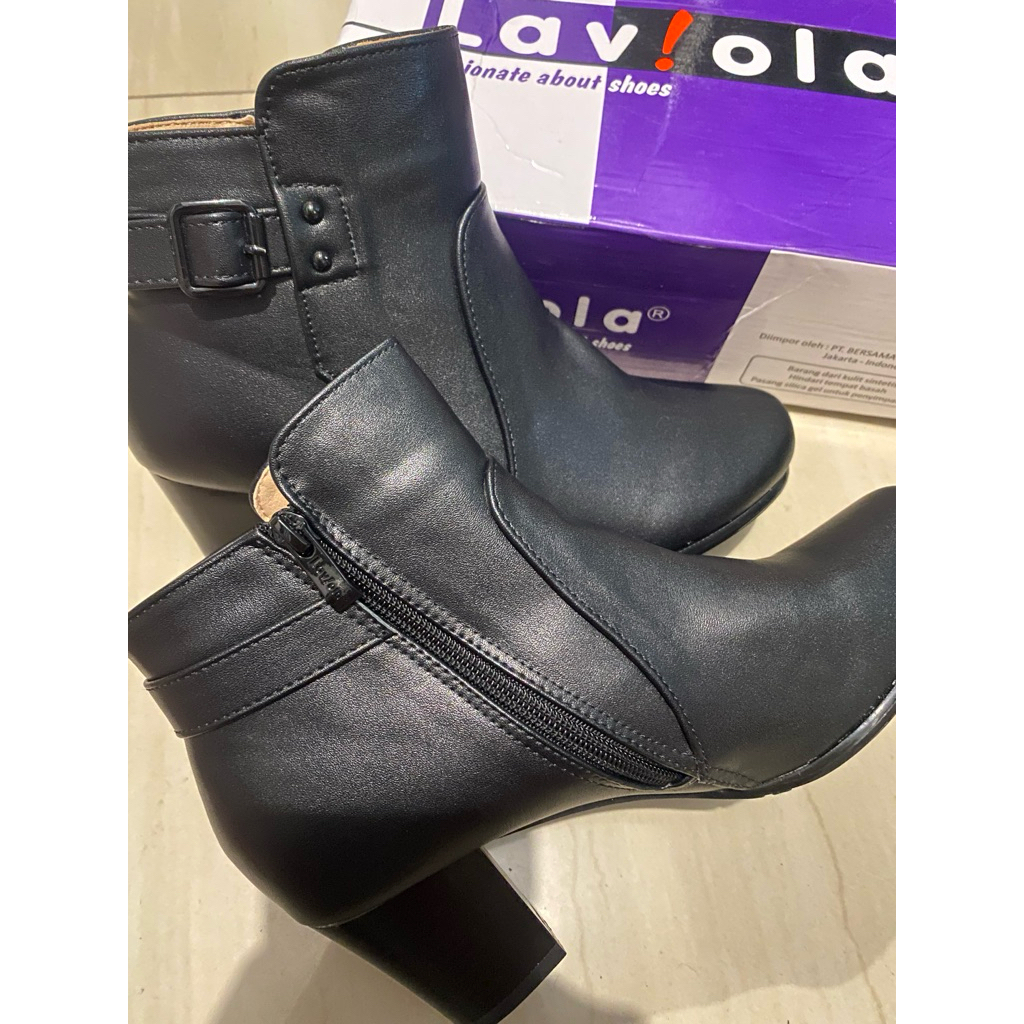 sepatu Boots laviola