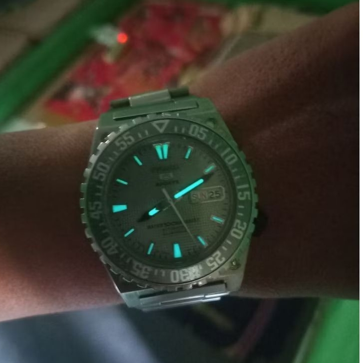 seiko divers 7s36 lume nyala