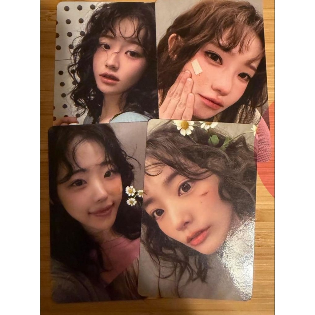 QWER OFFICIAL PHOTOCARD || Chodan Bite Tie || QWER Set Concept