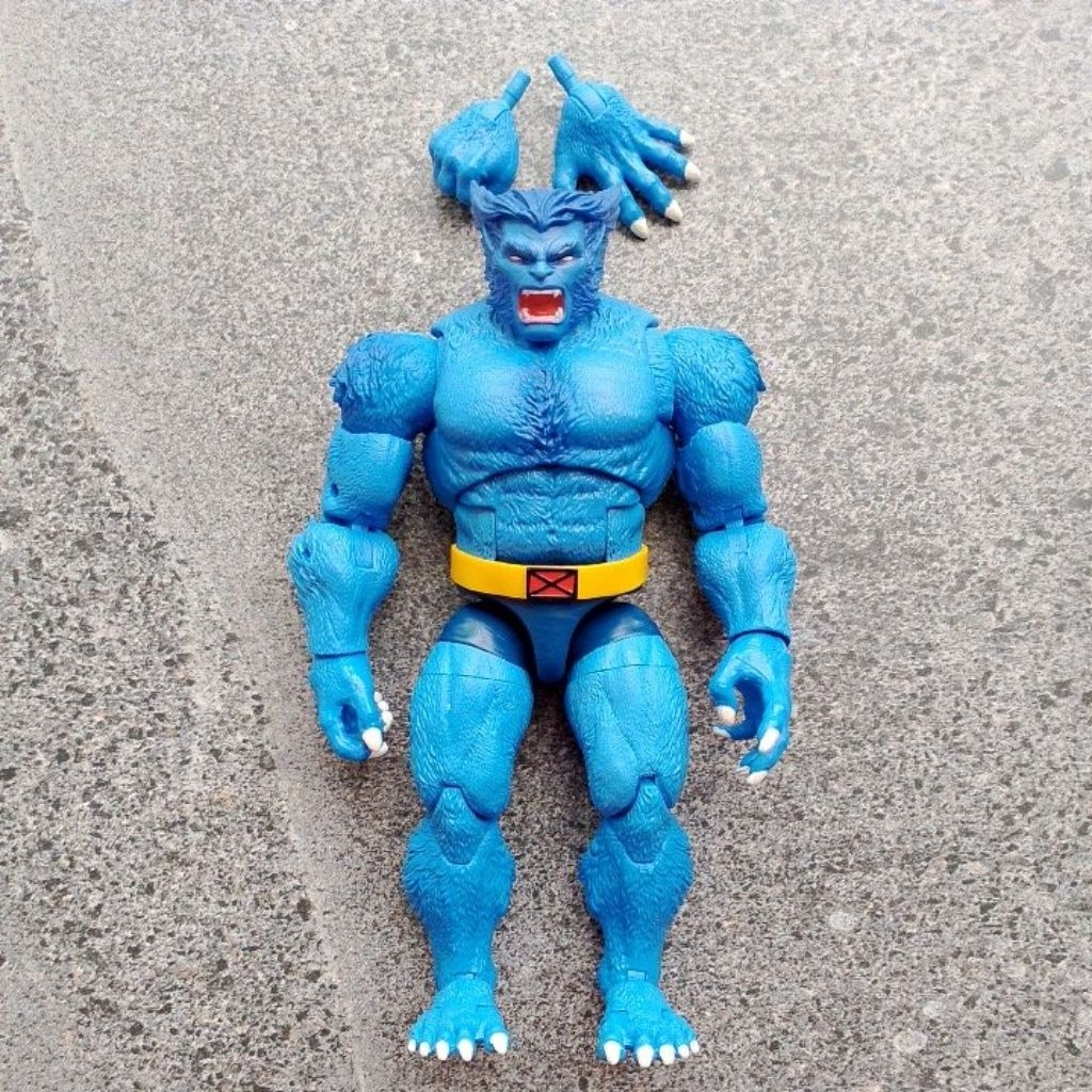 Mainan Action Figure Marvel Legends Beast Retro