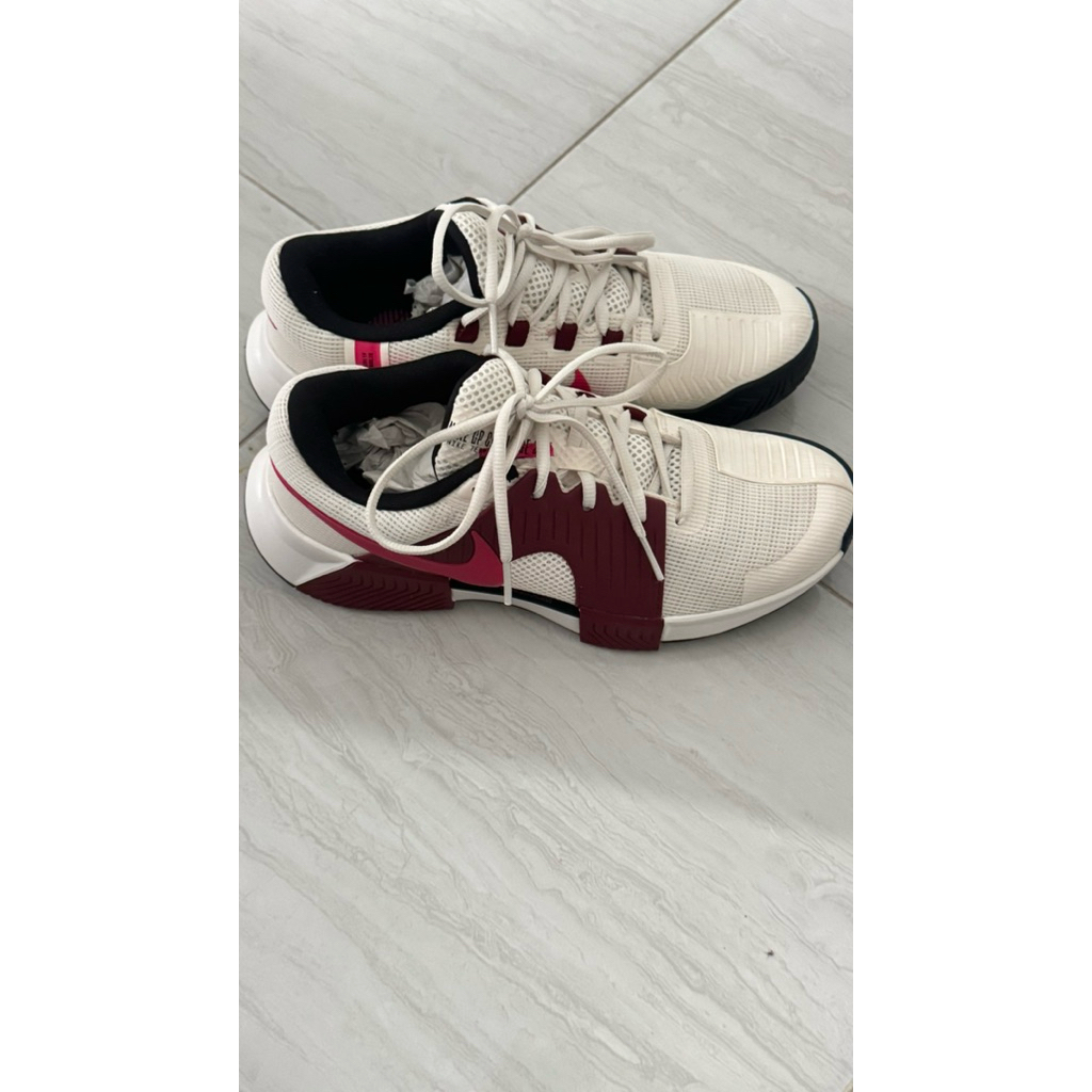 nike GP challenge 1 tennis shoes