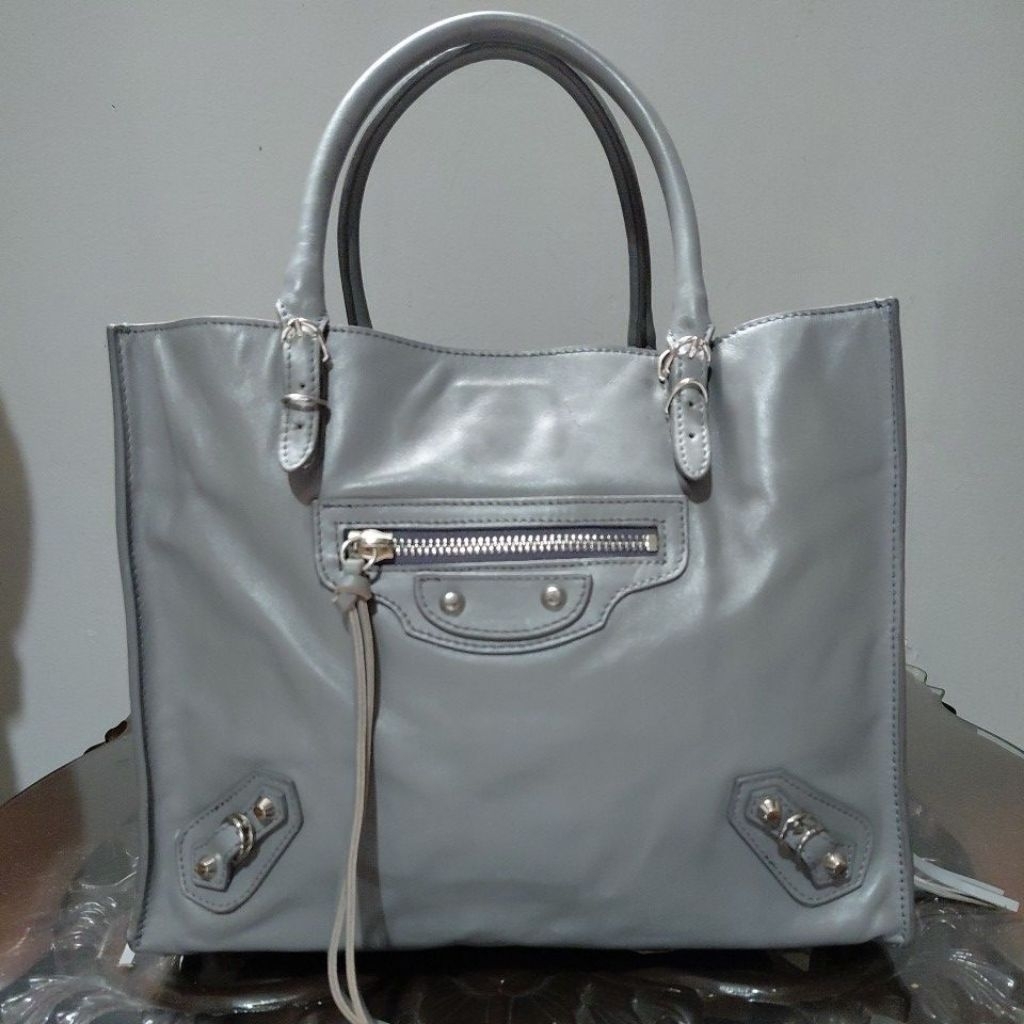 tas preloved / second bal*n papier warna abu size 30cm