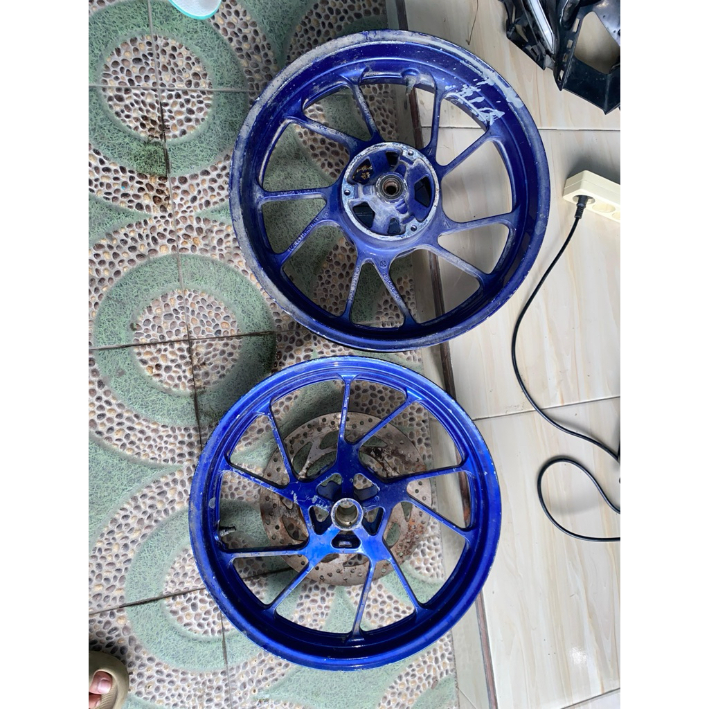 velg std R15 v4