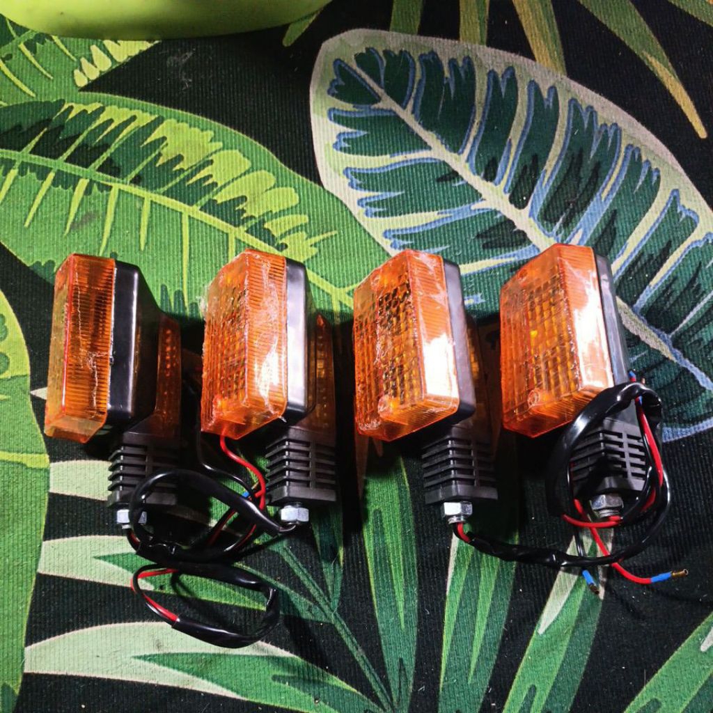Lampu Sein Suzuki A100,Lampu Reting Suzuki A100,Lampu Belok Suzuki A100 Set Murah