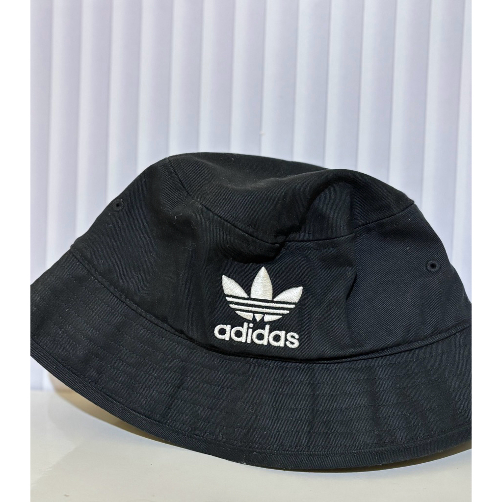 Topi Bucket Adidas