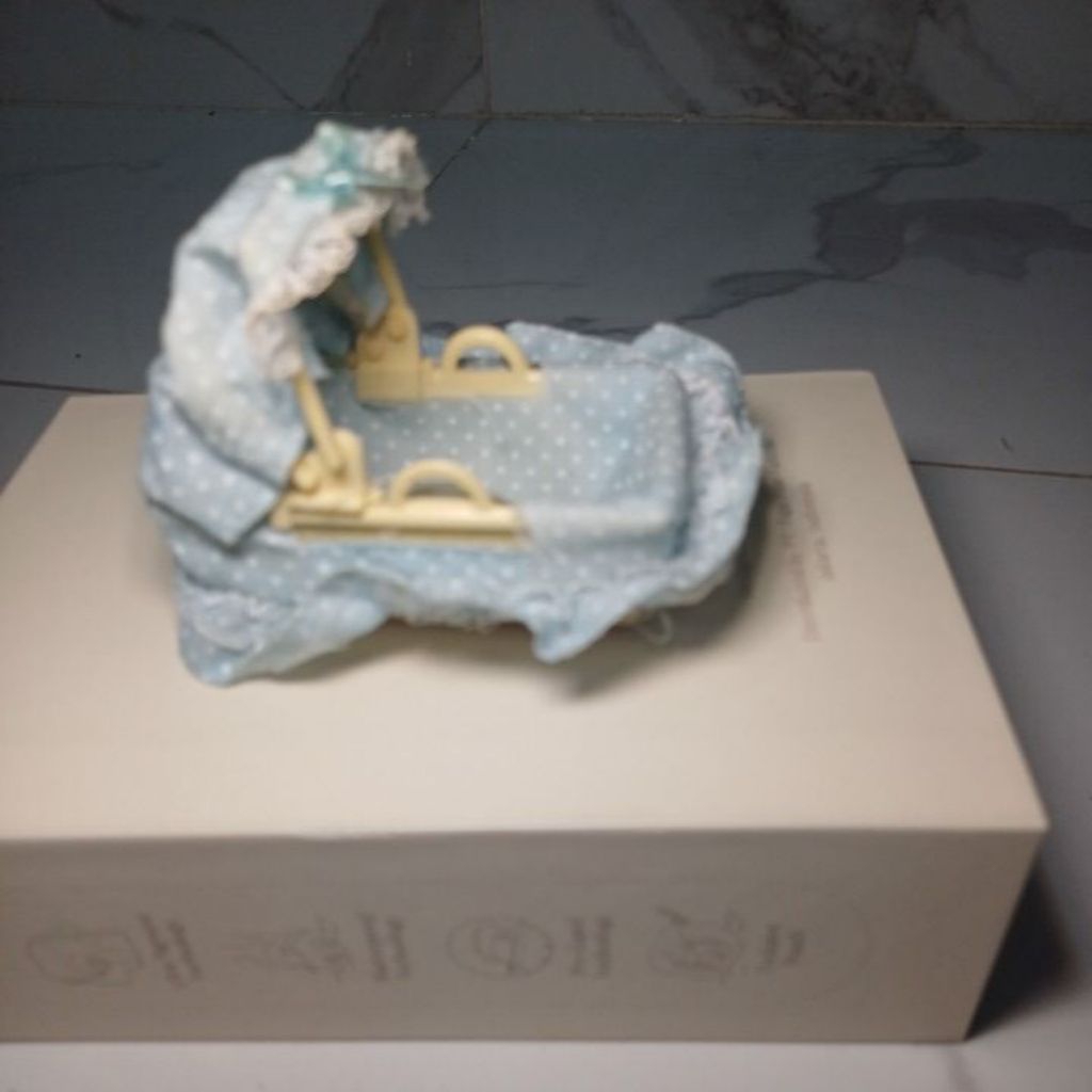 sylvanian vintage baby crib