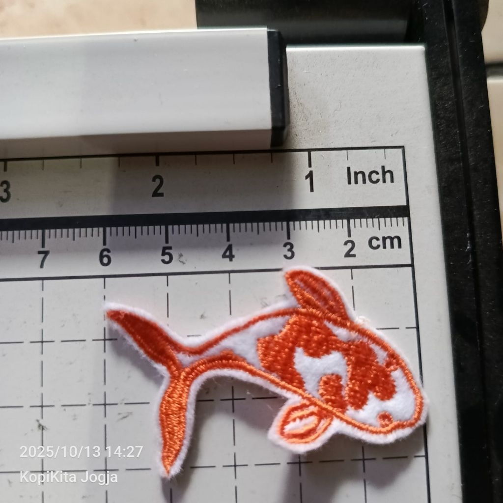Emblem patch bordir ikan koi