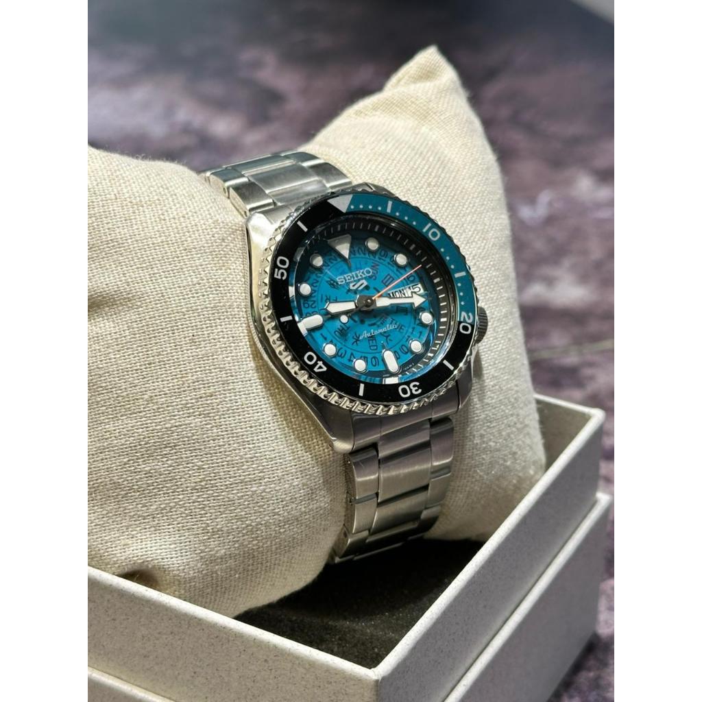 Jam Tangan Pria Seiko 5 Time Sonar SKX Style Blue Transparent Dial SRPJ45K1